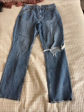 Abercrombie & Fitch Medium Blue Straight-Leg Jeans with Knee Rip